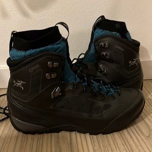 Arcteryx gore-Tex hiking boots